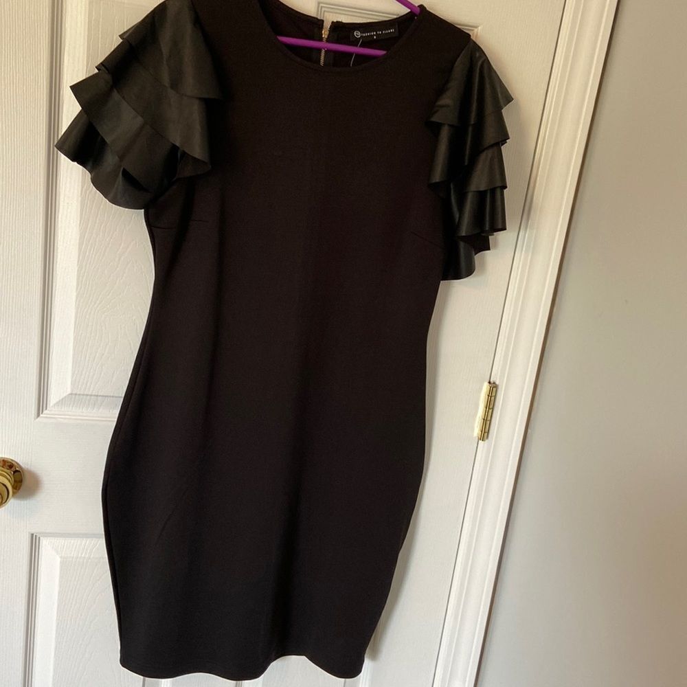 Faux leather sleeve bodycon dress​​